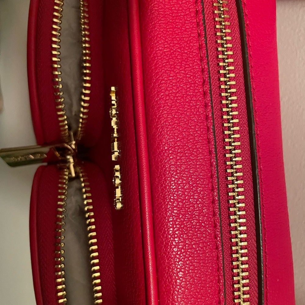Michael Kors Bold Red Crossbody Bag - Picture 3 of 3